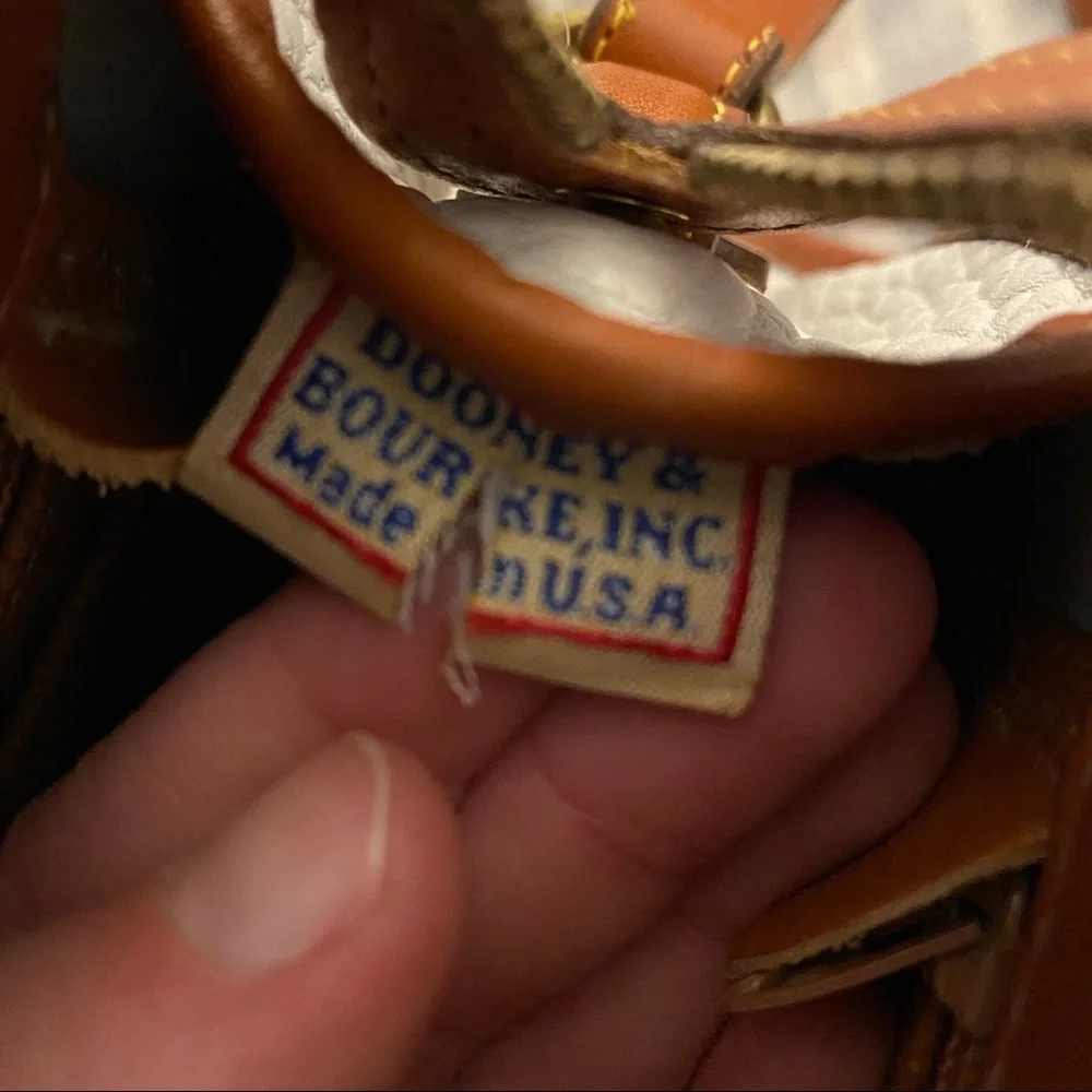 SOLD VINTAGE DOONEY & BOURKE CROSSBODY - Picture 8 of 9